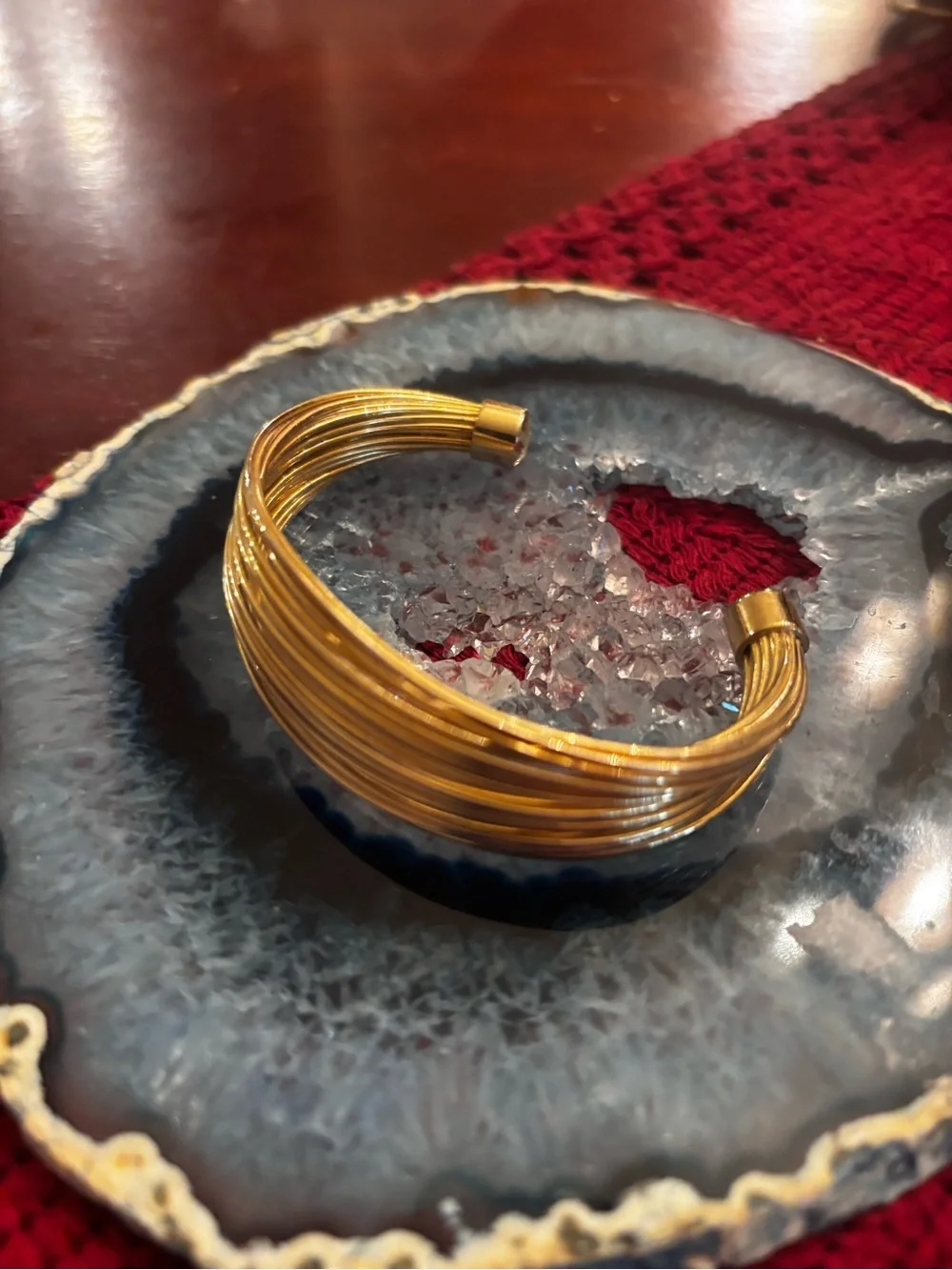 N/A elegant gold